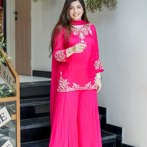 Conjunto de Salwar Kameez de Seda Pura India y Pakistaní, Ropa Étnica Tradicional de Verano para Mujer, para Fiestas, Bodas y Ocasiones Casuales - Product Image 1