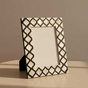 Cadre photo moderne de luxe en nacre incrustée, forme et taille personnalisées, fait main, mosaïque de nacre pour une décoration intérieure élégante - Product Image 1