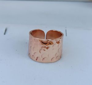 Atractivo Anillo de Cobre Hecho a Mano para Looks Casuales, Celebraciones Especiales y Eventos de Regalos - Product Image 5