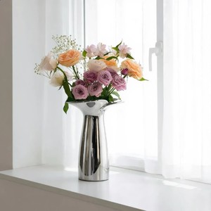 Vase de table minimaliste en acier inoxydable, vase à fleurs moderne en métal pour décoration de mariage, peut contenir de l'eau - Product Image 1