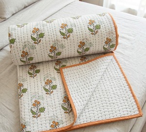 Edredón Tradicional de Algodón con Estampado Floral para Decoración del Hogar, Ropa de Cama para Todas las Estaciones, 60x90 Pulgadas, Lavable y Reversible - Product Image 2