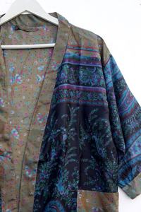 Kimono Vintage en Soie Cousu à la Main Kimono en Soie Indienne - Product Image 2