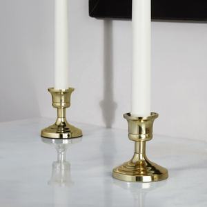 Bougeoirs coniques de table pour bar et restaurants à la maison Bougeoir conique en aluminium au design élégant pour la décoration de Noël - Product Image 3