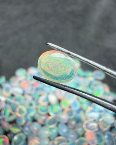 Opale d'Éthiopie de qualité supérieure, cabochon ovale – Opale de feu Welo naturelle, pierre brute pour bagues, pendentifs et bijoux personnalisés - Product Image 6