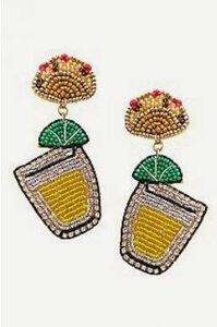 Boucles d'oreilles pendantes tendance, neuves, luxueuses, brodées à la main avec des perles, pour femmes, par MD HANDICRAFTS. - Product Image 5