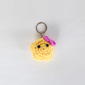 Porte-clés étoile au crochet fait main, étoile jaune tricotée, breloque de sac Amigurumi, pendentif de sac à dos, objet d'art pur, porte-clés artisanal, cadeau - Product Image 2