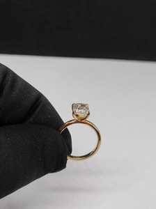 Anillo de Compromiso y Boda con Diamante Cultivado en Laboratorio de 2 Quilates, Corte Cojín Alargado, G VS 1, Certificado IGI - Product Image 5