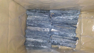 Charbon de bois noir haute efficacité, en morceaux de bois dur, à combustion propre et stable, à haute valeur calorifique, pour barbecue extérieur et usage en restaurant - Product Image 2