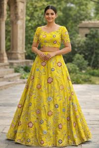 Broderie de perles sur tissu viscose, travail multicolore - Product Image 5