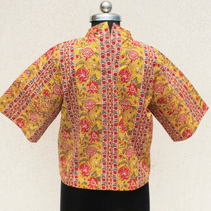 Top Peplum de Algodón con Estampado Artesanal |   Blusa con cuello de volantes y estampado floral amarillo | Top para mujer - Product Image 4