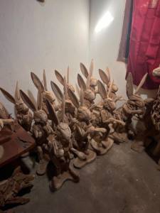 Escultura de Perro Tallada a Mano en Madera Maciza, Arte y Coleccionable, Decoración para el Hogar - Product Image 3