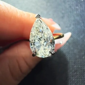 Anillo de Compromiso Solitario de Plata de Ley 925 con Moissanita Premium de Corte Pera de 4.0 Quilates, Chapado en Oro, para Mujer, India - Product Image 1