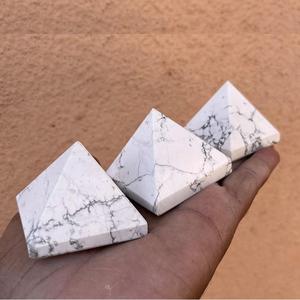 Pyramide en howlite naturelle, cristal poli blanc, pierre de guérison, Reiki, méditation, énergie, Feng Shui, décoration, vente en gros, Chakralume Inde - Product Image 2