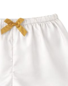 Conjunto de pijama de satén blanco y dorado personalizado para mujer, conjunto de dos piezas con botones y manga corta, ropa de dormir, conjunto de pantalones cortos para estar en casa. - Product Image 6