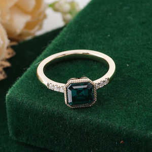 Anillo de Compromiso con Diamante Corte Esmeralda Geométrico, Chapado en Oro de 14K, Estilo Vintage para Mujer, Engaste de Puntas - Product Image 4