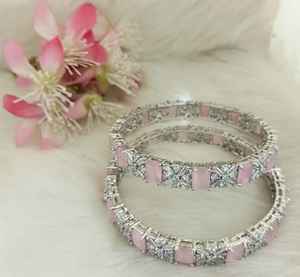 Pulsera de latón chapada en oro de diseño de lujo al por mayor para mujer, con brazalete ajustable para fiestas y ocasiones especiales. - Product Image 6