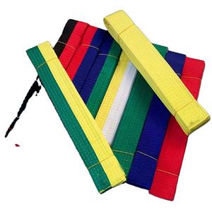 Ceinture articulée avec broderies personnalisées pour homme, accessoire d'arts martiaux et karaté, disponible dans toutes les tailles, plusieurs couleurs, livraison gratuite - Product Image 1