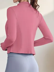 Veste de sport Lulu Yoga personnalisée avec logo, pour femmes, en toile tricotée de haute qualité, résistante à l'eau, au vent et respirante - Product Image 2