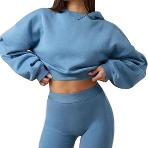 Nouvel ensemble décontracté 2 pièces pour femme : crop top à capuche et short, style urbain tendance - Product Image 3