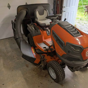 ราคาโรงงาน คุณภาพสูง Husqvarna TS248XD เครื่องตัดหญ้าแบบนั่งขับ 48 นิ้ว 23 แรงม้า เครื่องยนต์เบนซินแบบ V-Twin พร้อมระบบตัดหญ้าแบบ Mulching และช่องปล่อยด้านข้าง - Product Image 2