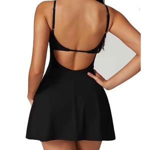 Ensemble de tennis professionnel : Jupe-short et haut résistants à la transpiration, en tissu confortable et flexible, idéal pour l'entraînement et les matchs. - Product Image 6