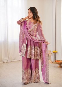 NOIIR PIGEON Salwar Kameez brodé violet pour femme, tenue traditionnelle indienne et pakistanaise pour mariage, coupe régulière, longueur standard - Product Image 2