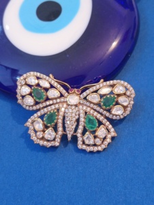 Amaira Jewels - Broche de Mariposa Vintage en Plata 925 con Cristales de Lujo, Piedras Verdes en Forma de Pera, Joyería Unisex, Regalo Hecho a Mano - Product Image 1