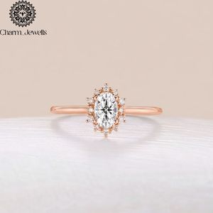 Anillo de Compromiso de Moissanita con Corte Cojín Chapado en Oro de 14K para Mujer Charm Jewels, Engaste de Flor con Puntas, Estilo Clásico, Certificado IGI 3 - Product Image 6