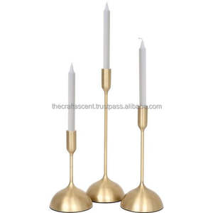 Lot de 3 bougeoirs et lanternes à bougies de Noël en laiton doré de luxe, faits à la main, pour la décoration intérieure - Product Image 4