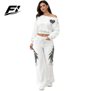 Ensemble deux pièces pour femme, blanc, avec strass en forme de cœur, pantalon large, sweat-shirt à épaules dénudées, tenue décontractée streetwear, ensemble assorti pour se détendre - Product Image 1