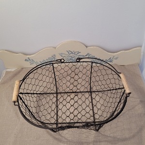 Black <b>Wire</b> <b>Basket</b> Fruit Harvesting <b>Basket</b> For Garden Produce Durable And Long Lasting Metal Construction Easy To Carry And Clean - Product Image 6