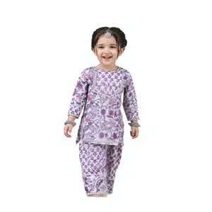 Kurta Farshi Salwar pour filles en coton à manches longues, orné de dentelle florale et imprimé numérique, pour fêtes et mariages - Blanc, toutes saisons, coupe classique - Product Image 1