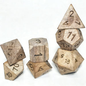 ชุดลูกเต๋าไม้ธรรมชาติทำมือ 7 ชิ้น ขอบคม สำหรับเกม Dungeons & Dragons เกมกระดาน RPG ของขวัญสำหรับงานปาร์ตี้ - Product Image 3