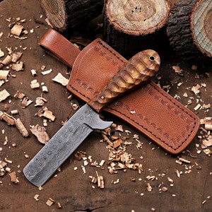 มีดคาวบอยเหล็กดามัสกัสตีขึ้นรูปด้วยมือ ด้ามไม้พะยูง พร้อมปลอกหนัง  แบบฟูลแทง ใบมีดคงที่ รับผลิตตามสั่ง (OEM) สำหรับพกพาประจำวัน (EDC) - Product Image 1