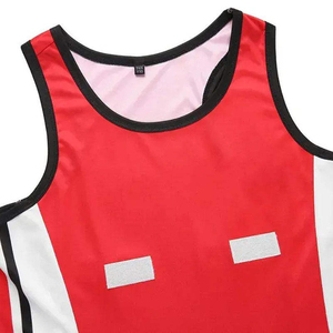 Vestido de Tenis sin Mangas para Mujer, Estampado Geométrico Rojo, Blanco y Negro, Ropa Deportiva Sublimada que Absorbe la Humedad, Corte Regular - Product Image 4