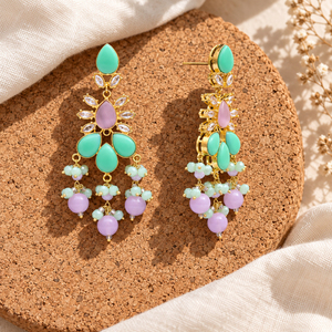 Pendientes Colgantes con Piedras Verde Menta y Lila Chapados en Oro con Cuentas Pastel, Joyería de Moda al por Mayor de Fábrica - Product Image 2