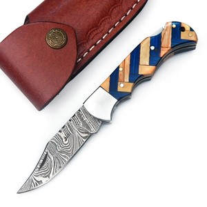 มีดพับเหล็กดามัสกัส ด้ามไม้มะกอกและไม้พัคก้า พร้อมปลอกมีด พกพาสะดวก ใช้สำหรับล่าสัตว์ ตั้งแคมป์ มีดสั่งทำพิเศษ OEM - Product Image 1
