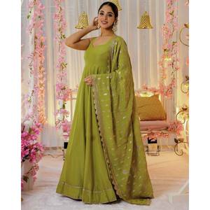 Robes de soirée design Robe de soirée élégante avec bas et Dupatta - Product Image 3