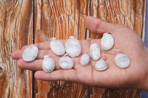 Colgante de Lágrima de Piedra Lunar Arcoíris Natural Vintage al por Mayor, Chapado en Plata, Hecho a Mano, con Engaste de Bisel de Cristal Curativo de Piedras Preciosas - Product Image 5