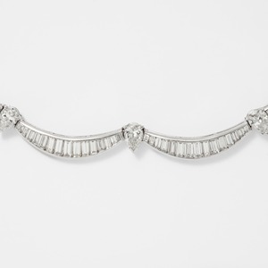 Collar Elegante de Oro Blanco de 14K con Diamantes Cultivados en Laboratorio en Forma de Pera y Baguette, Certificado IGI, para Mujer - Product Image 2