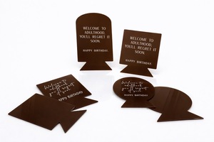 Placa de Acrílico Personalizada con Mensaje, Letrero Divertido de Cumpleaños para Escritorio, “Bienvenido a la Juventud”, Decoración Moderna para Regalo - Product Image 4