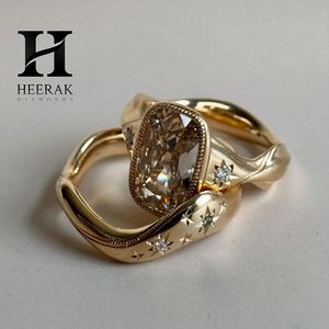 Juego de Anillos de Boda de Lujo con Champán Radiante, 2 Piezas, Banda Ondulada Orgánica Curvada, Joyería con Engaste Estilo Gitano Starburst - Product Image 4