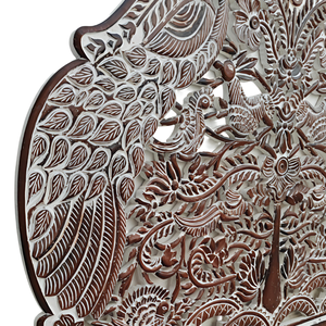 Tête de lit Paon en bois sculpté artisanal, finition blanchie, motif floral élégant, pour chambre à coucher, par Smart Art Wood Carving - Product Image 5