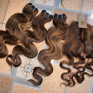 Cheveux Humains Vierges Remy Vietnamiens Ondulés Naturels et Ondulations Profondes Souples - Vente en Gros - Product Image 1