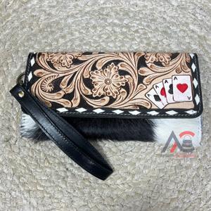 Nouvelles pochettes pour femmes en cuir de vache véritable, faites à la main, style western, avec motifs floraux et de cartes à jouer en relief, ODM OEM - Product Image 1