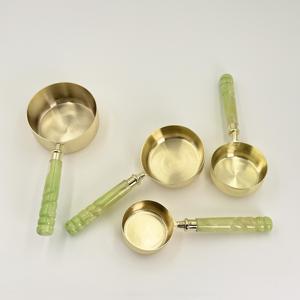 Juego de 4 Tazas Medidoras de Acero Inoxidable con Mango de Resina para Medir Café, Especias y Polvos a un Precio Razonable - Product Image 3