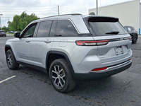 Jeep Grand Cherokee FWD 2025 Plateado, Usado, Interior Oscuro, SUV con Techo Solar, al Mejor Precio, Auto de Calidad