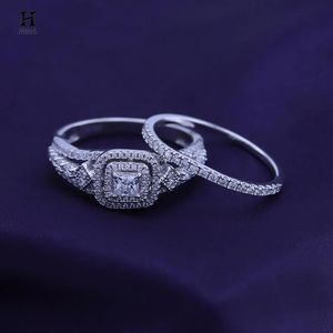 Anillo de compromiso de lujo con diamante de laboratorio talla princesa, oro blanco de 14K, halo doble con amortiguación, proveedor mayorista de anillos nupciales apilables - Product Image 4