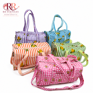 Sac de voyage matelassé en coton avec doublure en polyester, imprimé floral, fermeture éclair, deux anses, grande capacité, sac de plage et de shopping - Product Image 1