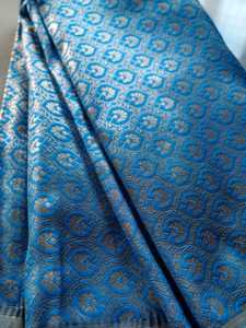 Tela Brocada Azul con Patrón de Follaje, Diseño Jacquard Metálico Tejido - Product Image 2